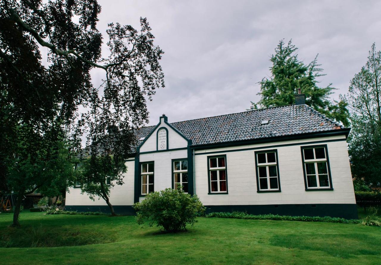 Pastorie Tijdverblijf Bed & Breakfast Zuidhorn Exterior photo